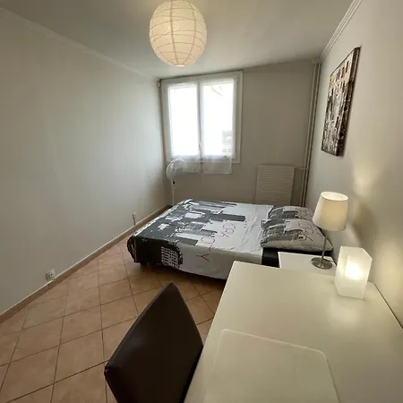 Privee En Colocation Dans Un En Velin Centre * Vaulx-en-Velin