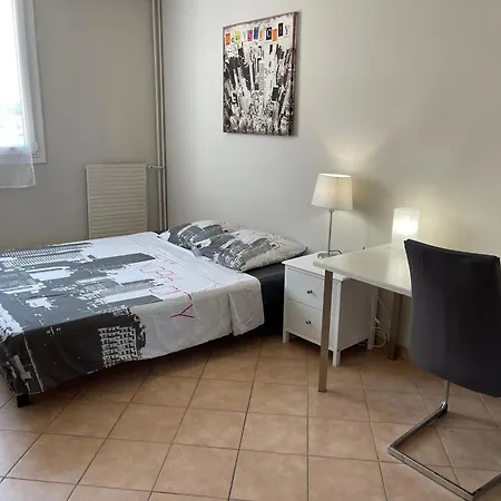 Apartamento Privee En Colocation Dans Un En Velin Centre