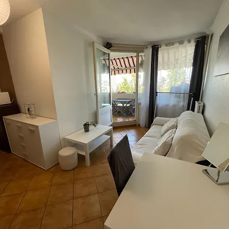 Privee En Colocation Dans Un En Velin Centre * Vaulx-en-Velin